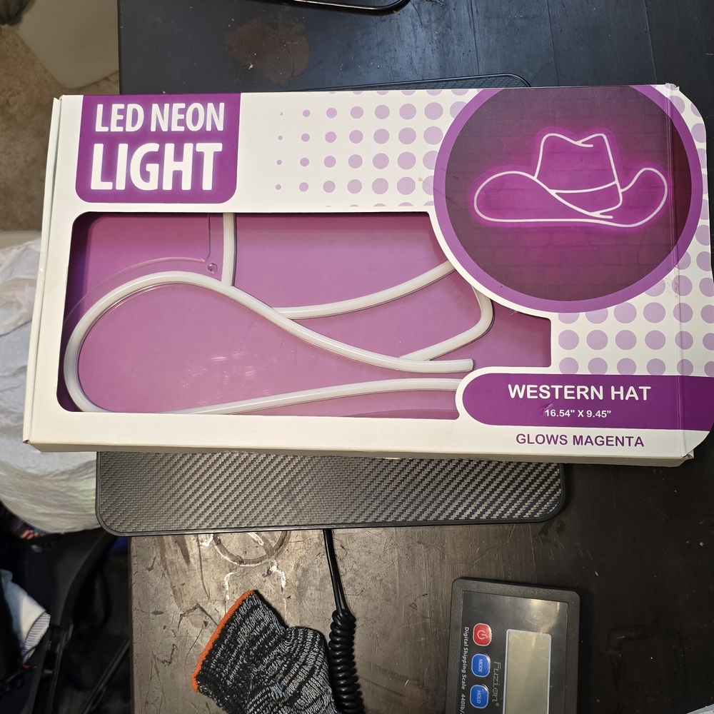 Western Hat LED Neon Light - Magenta